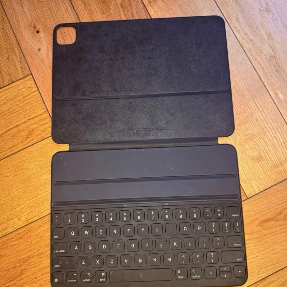 Apple iPad Air/Pro Smart Keyboard Folio for 11-inch - US English